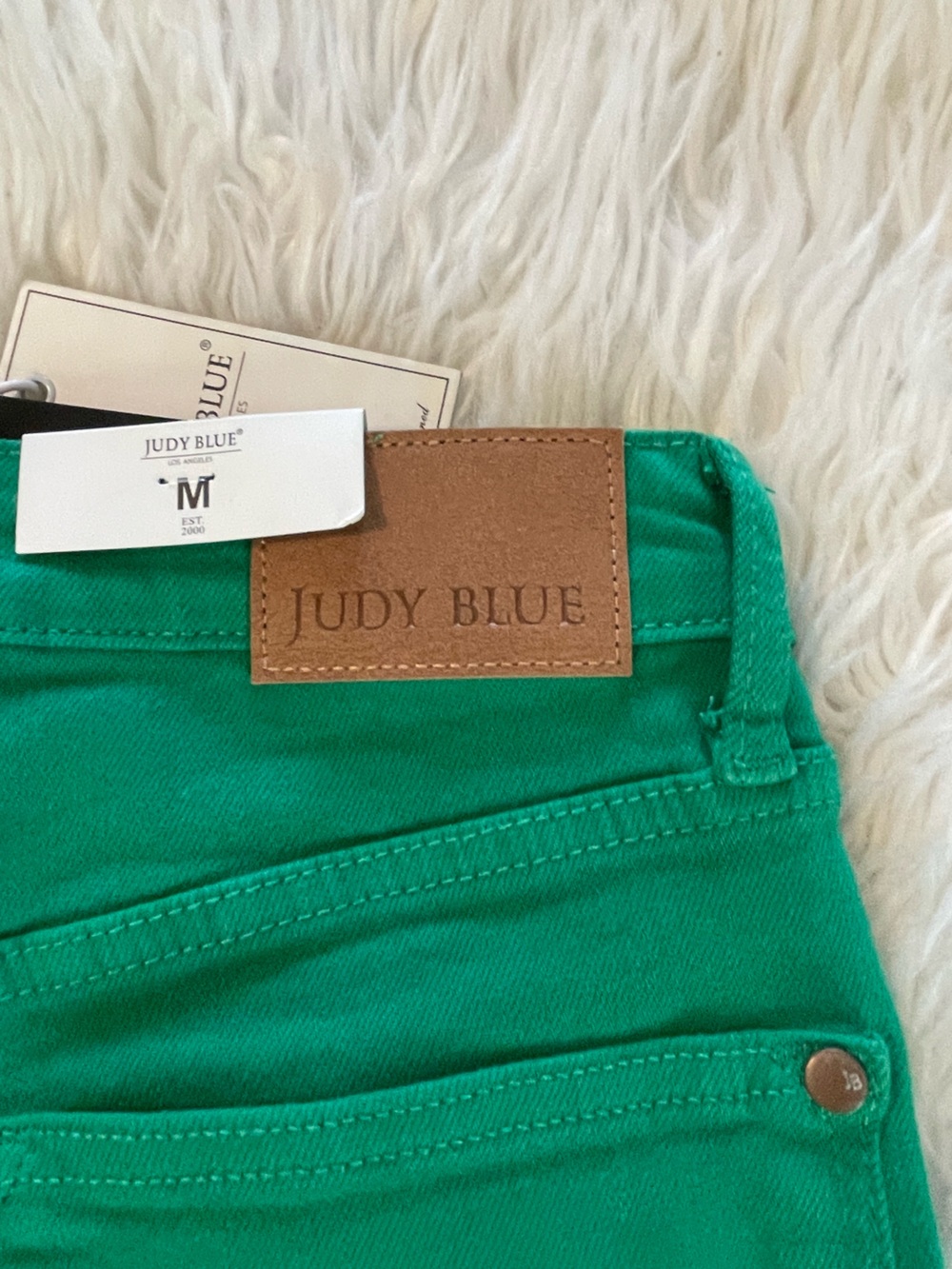 Judy Blue NWT Women’s High Waist Kelly Green Tummy Control Top Shorts. Medium - Picture 5 of 12